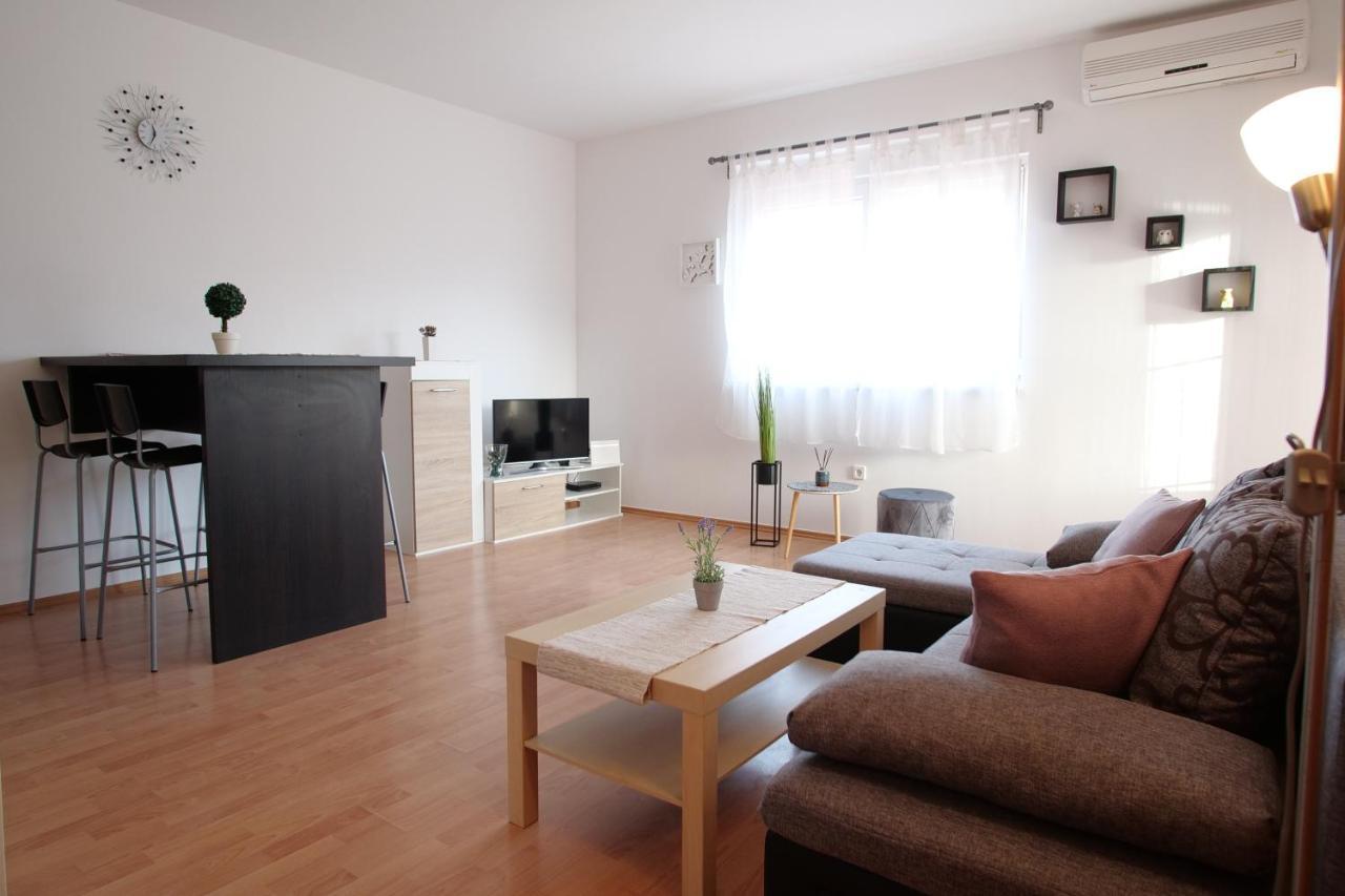 Luka Apartment Medulin Exterior photo